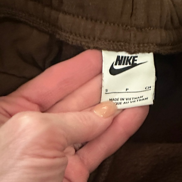 Nike Men’s Brown Sweatpants Size Small - Picture 2 of 3